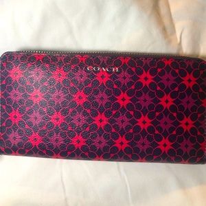 Coach wallet - like new!